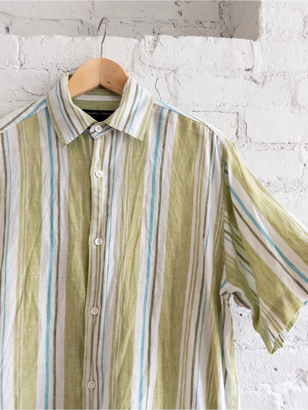 Vintage 100% Linen Banana Republic Button Down Shirt in Lime Green, size S